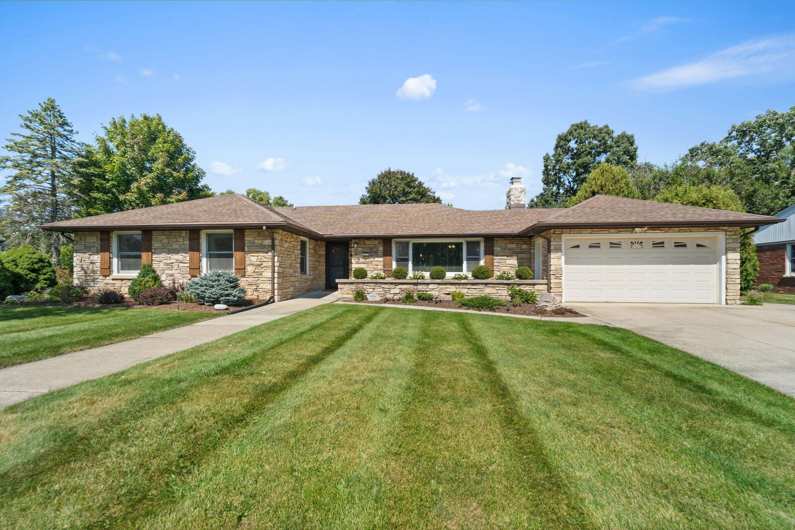 Property Photo: N87w15786 Belleview Blvd WI 53051