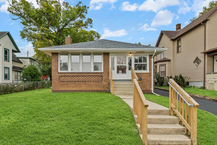 Property Photo:  1106 Sterling Avenue  IL 60432 