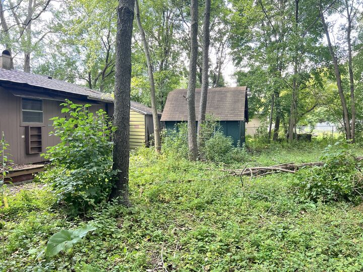 Property Photo: 617 E Fairview Drive IL 60115