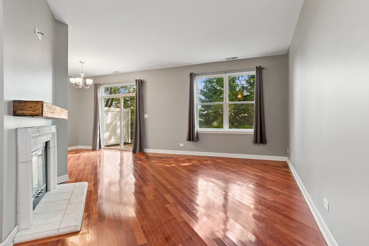 Property Photo:  450 Majestic Lane  IL 60543 