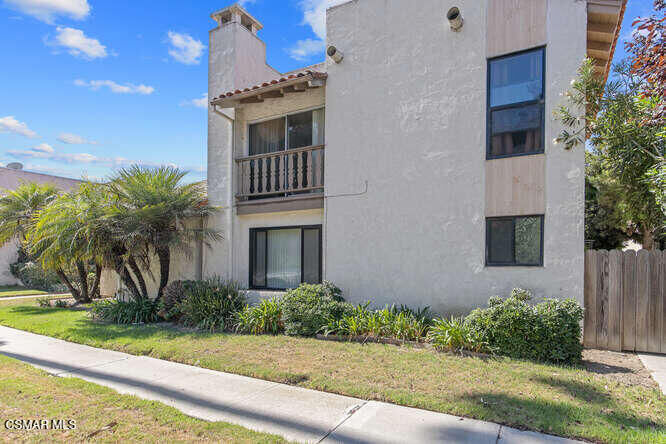Property Photo:  2621 Harbor Boulevard  CA 93001 