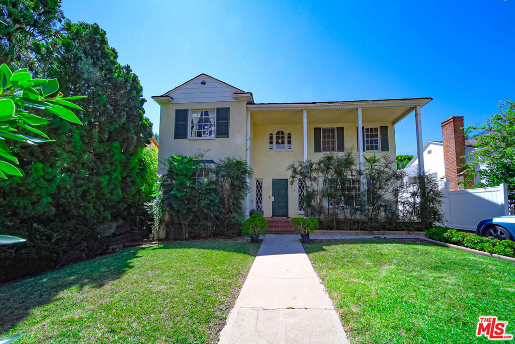 Property Photo:  713 N Doheny Drive  CA 90210 
