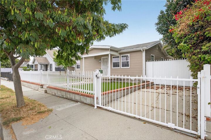 Property Photo:  2276 NW Del Amo Blvd  CA 90501 