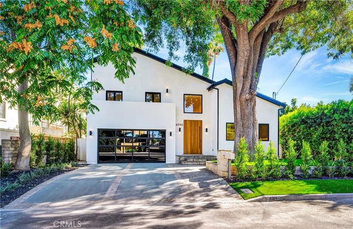 4390 Irvine Ave  Studio City CA 91604 photo