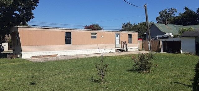 Property Photo: 200 Cowan St E TN 37318