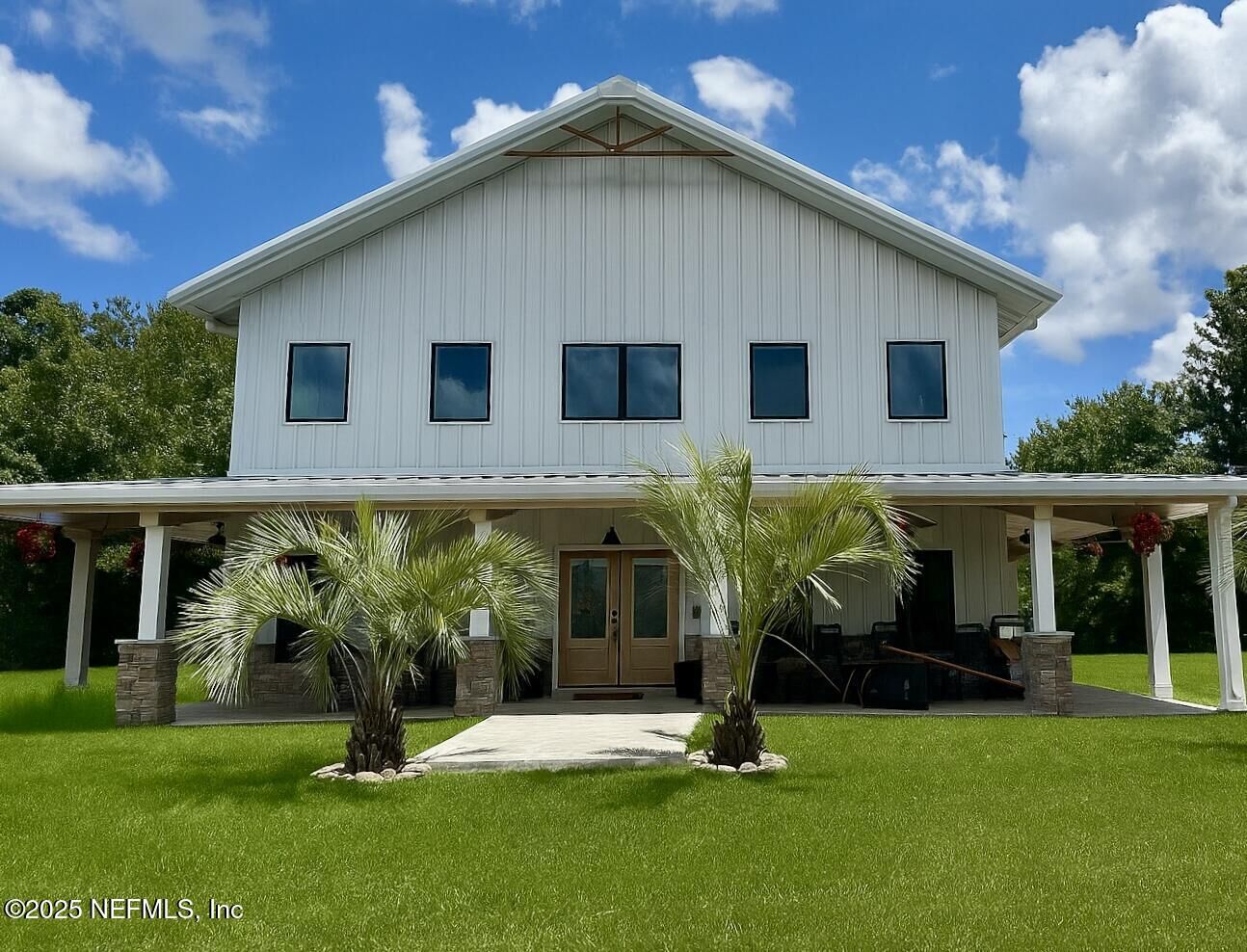 Property Photo: 7695 Jones Road FL 32219