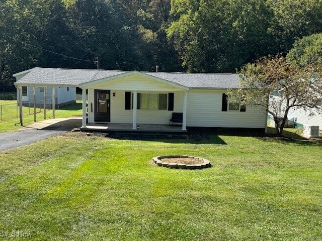 Property Photo:  1342 Winding Road  WV 26104 