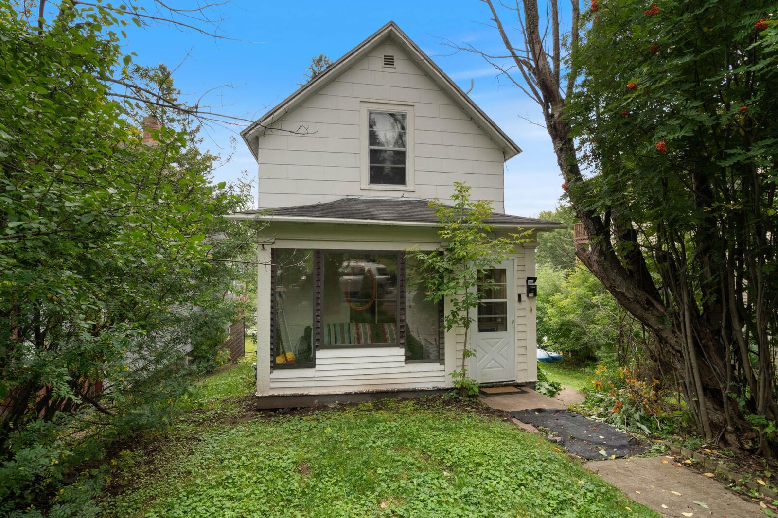 Property Photo:  1016 E 7th Street  MN 55805 