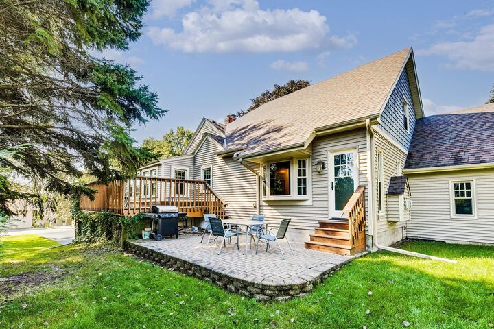 Property Photo:  417 W Horseshoe Drive  MN 55126 