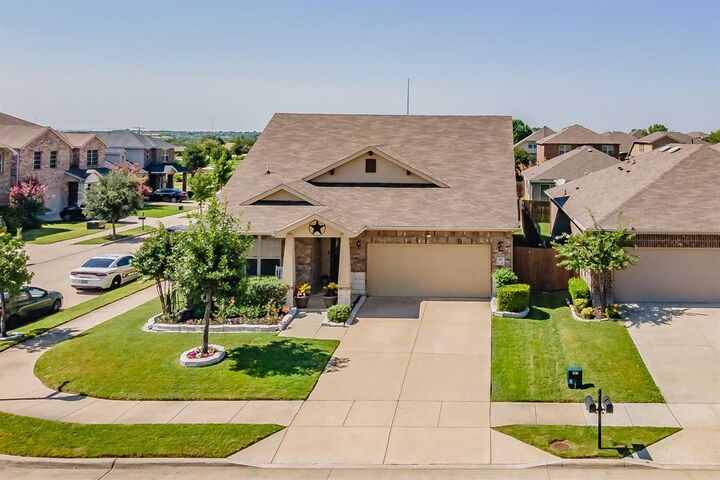 Property Photo: 2007 Windsong Drive TX 75126