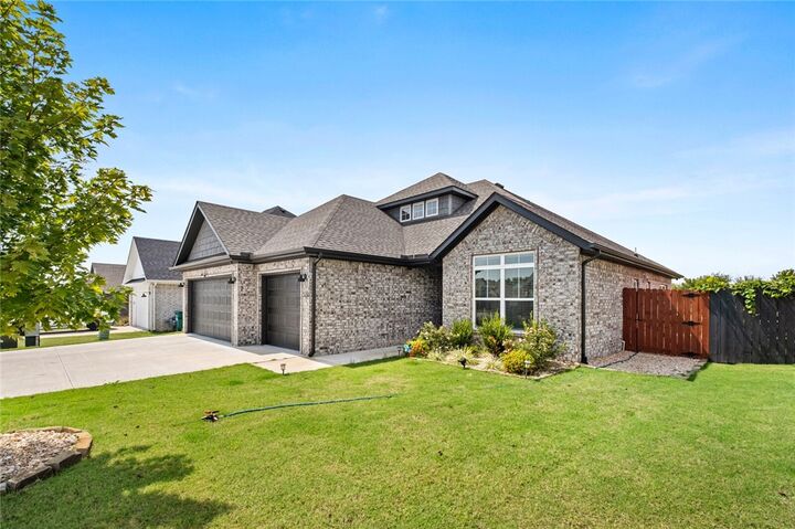 Property Photo:  1241 Bootleg Road  AR 72719 
