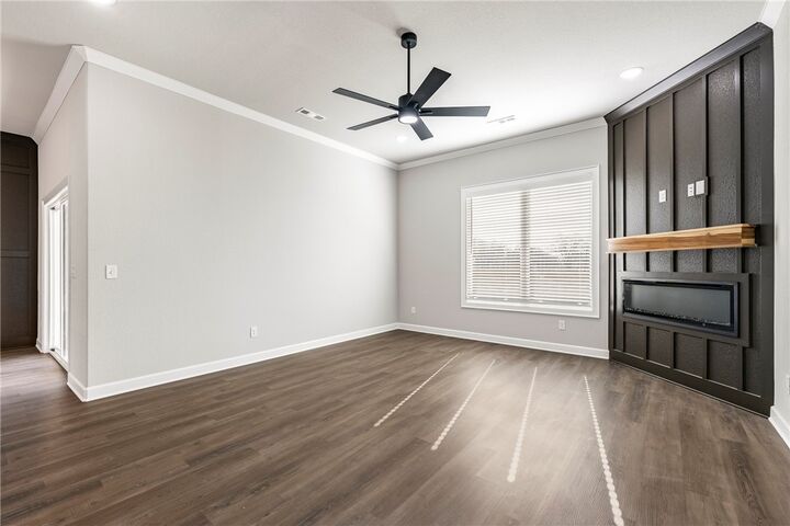 Property Photo:  1913 Farmer Street  AR 72751 