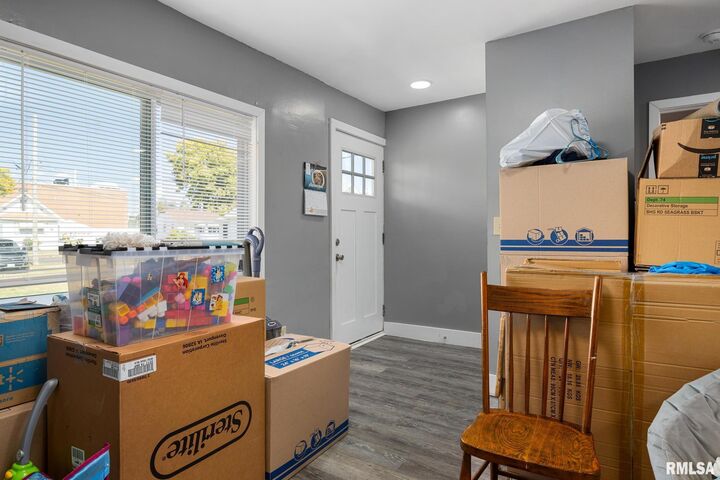 Property Photo:  415 Edmund Street  IL 61611 
