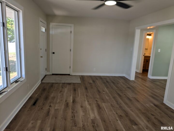 Property Photo: 515 S 6th Street IL 62932