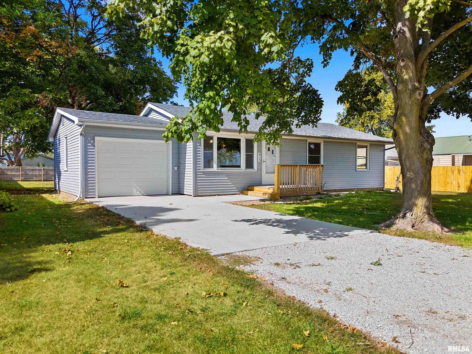 Property Photo: 613 N School Street IL 61759