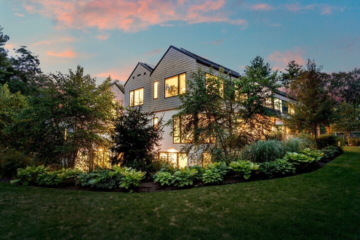 286 Country Dr  Weston MA 02493 photo