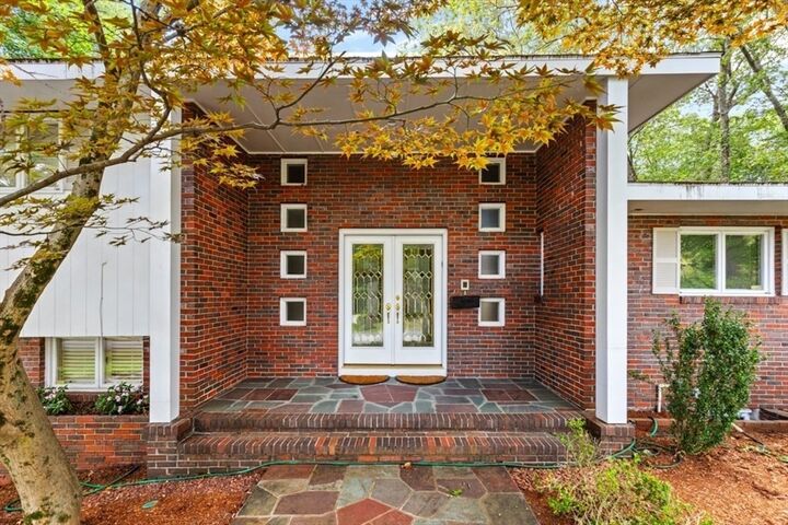 Property Photo:  25 Chatham Way  MA 01940 