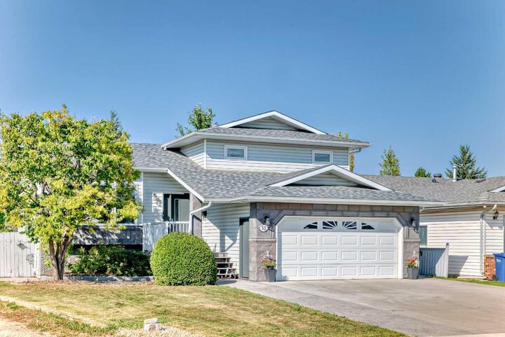 52 Kirby Street  Red Deer AB T4P 3M9 photo