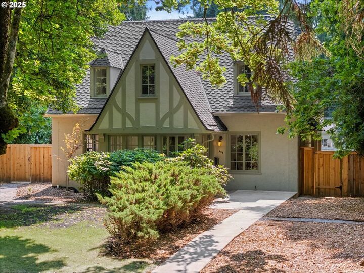 604 SE Andover Pl  Portland OR 97202 photo