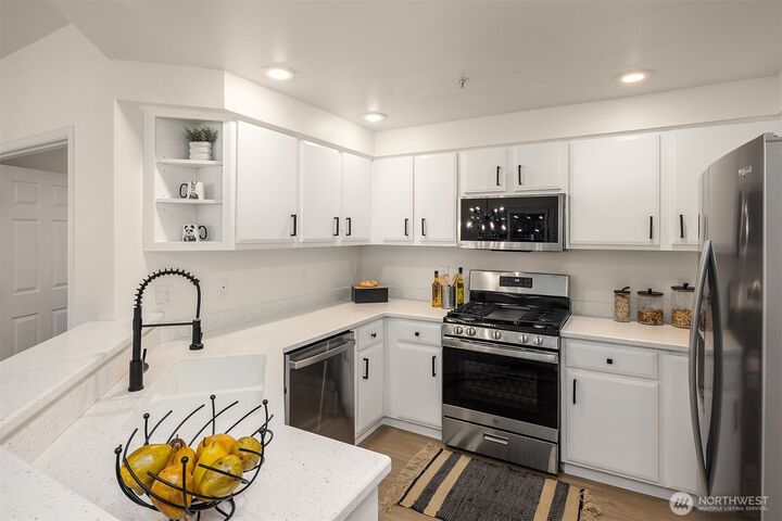 Property Photo: 3751 257th Avenue SE 5-2 WA 98029