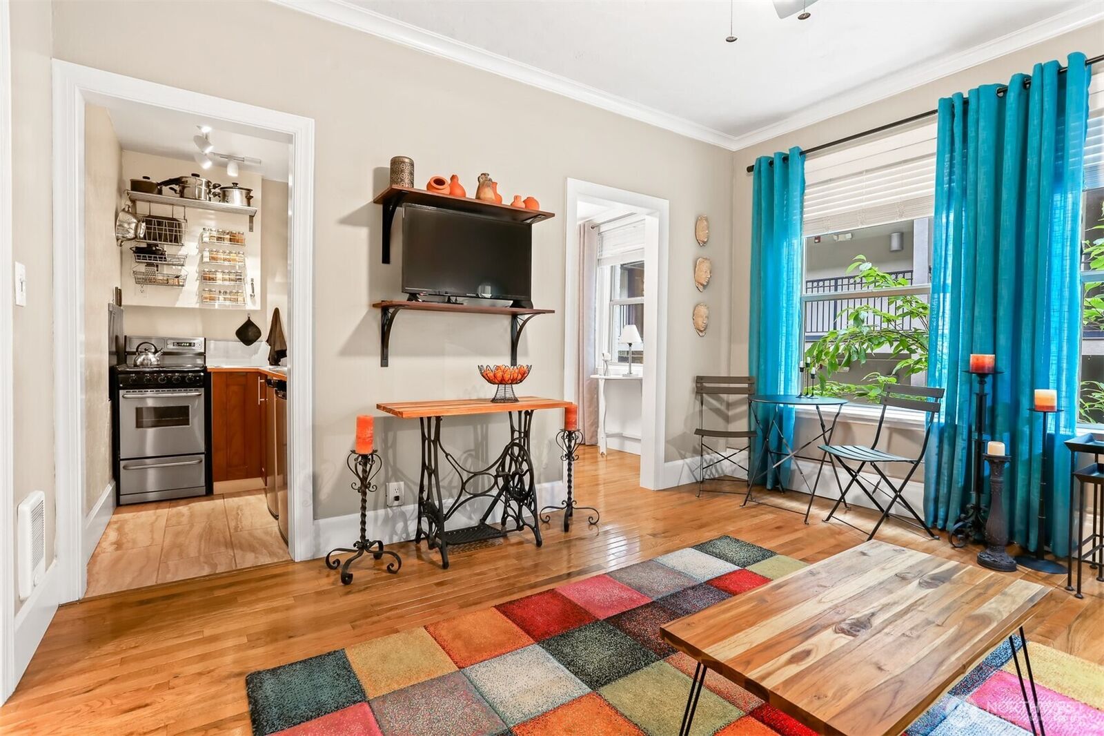 Property Photo:  7  Harrison Street 24  WA 98109 