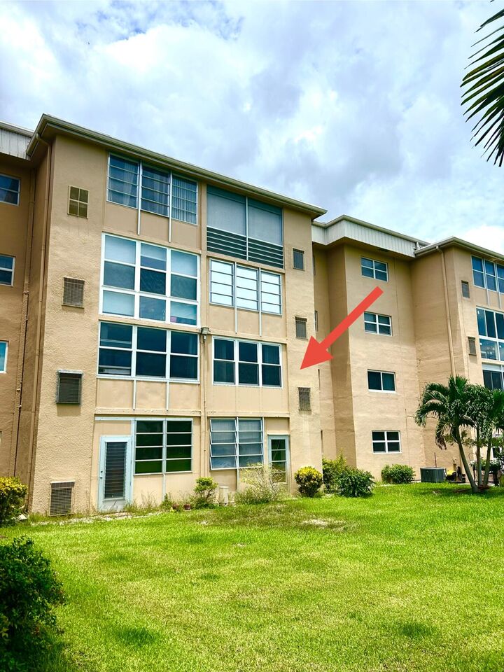 Property Photo:  2600 NE 1st Lane 205  FL 33435 