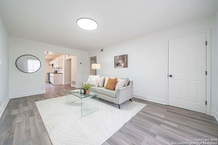 Property Photo: 451 Anton TX 78223