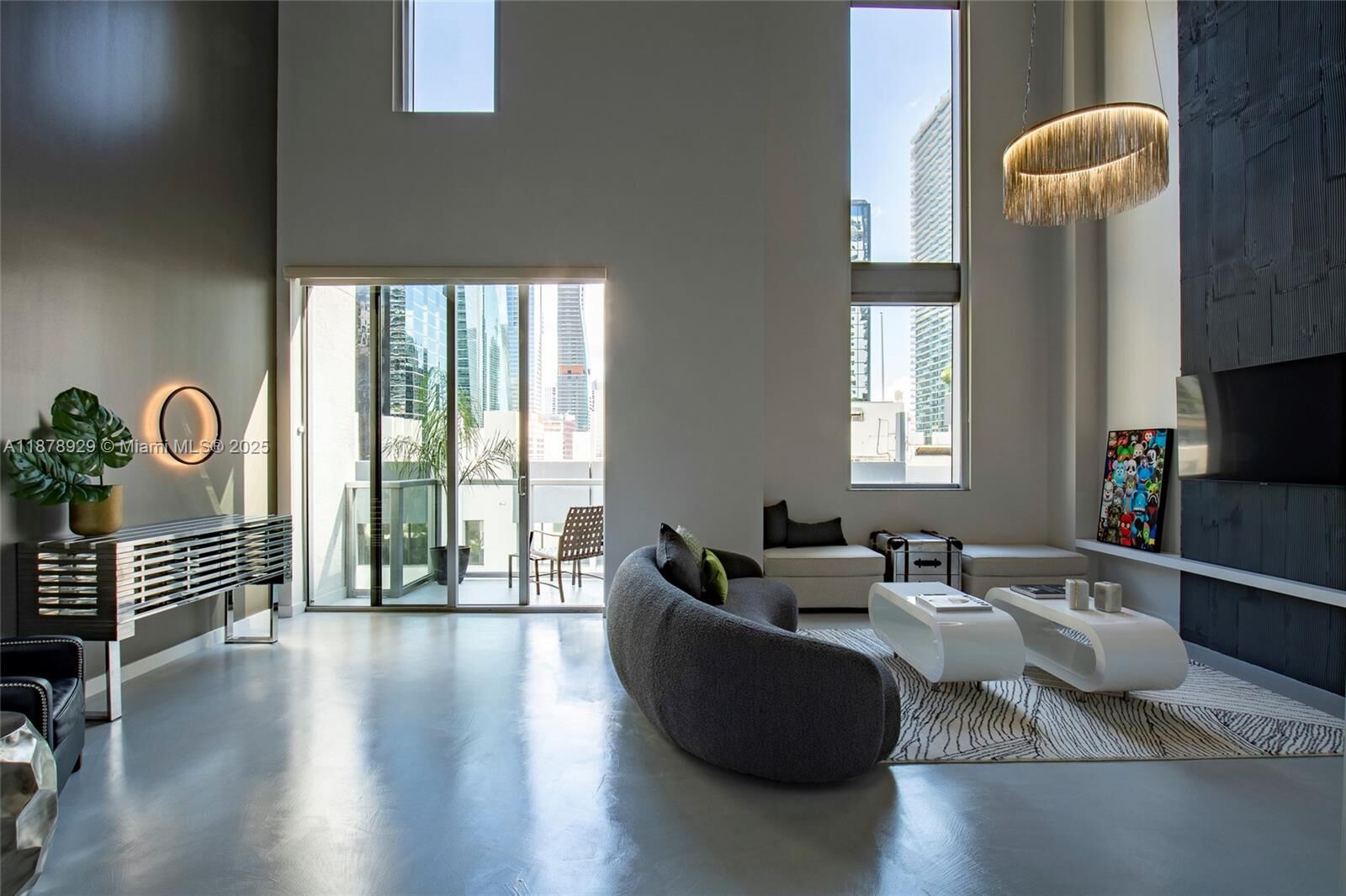 Property Photo:  1060 Brickell Ave 1015  FL 33131