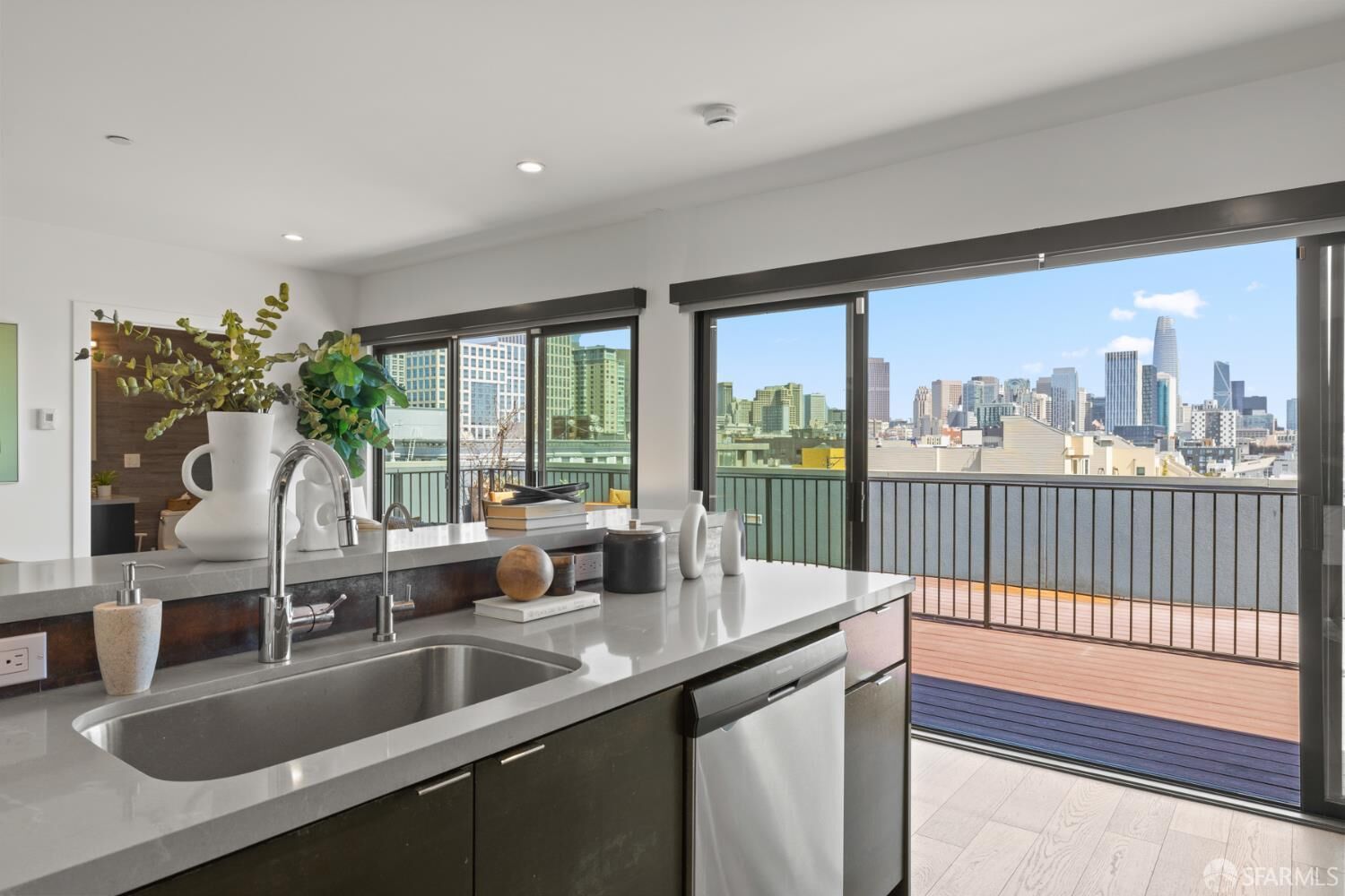 Property Photo:  252 9th Street 501  CA 94103 