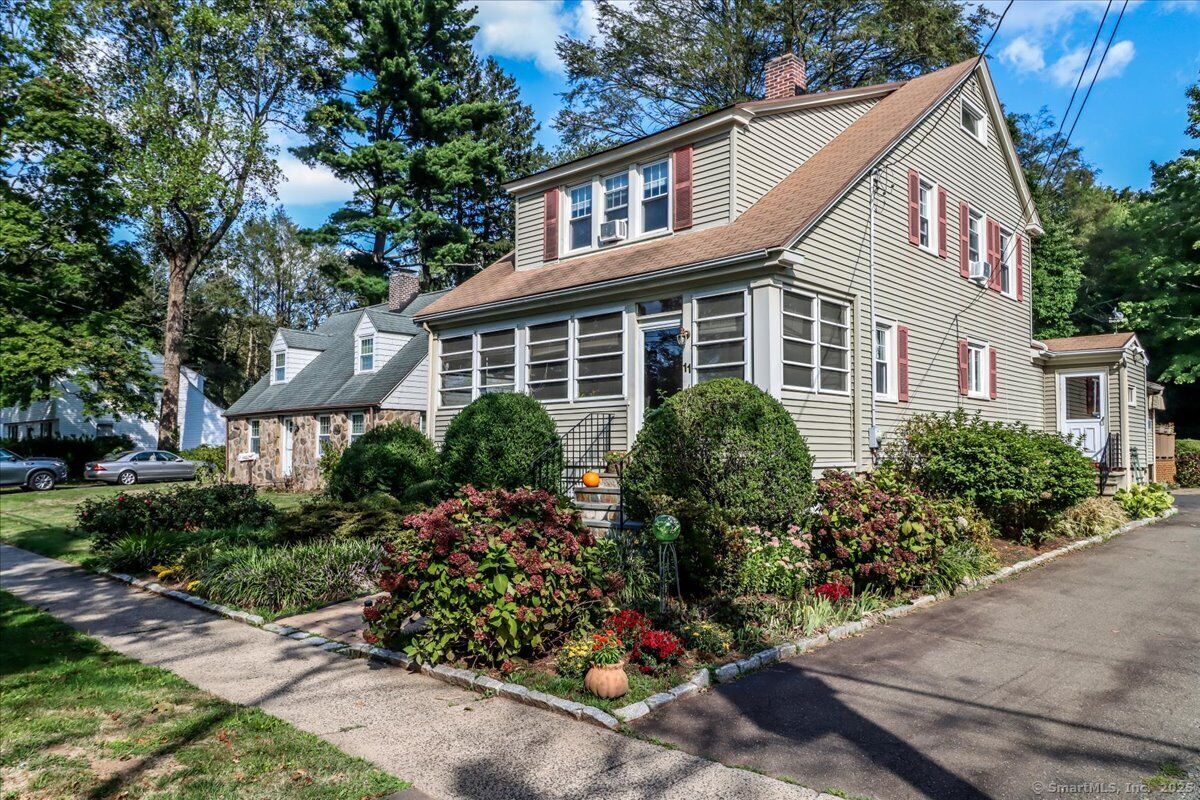 Property Photo:  11 Garfield Avenue  CT 06473 