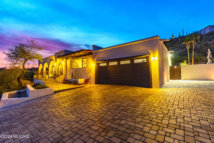 Property Photo:  4235 E Coronado Drive  AZ 85718 