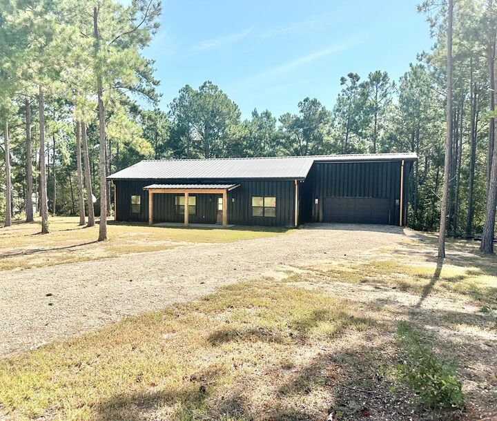 Property Photo:  140 Hilltop Road  GA 31791 