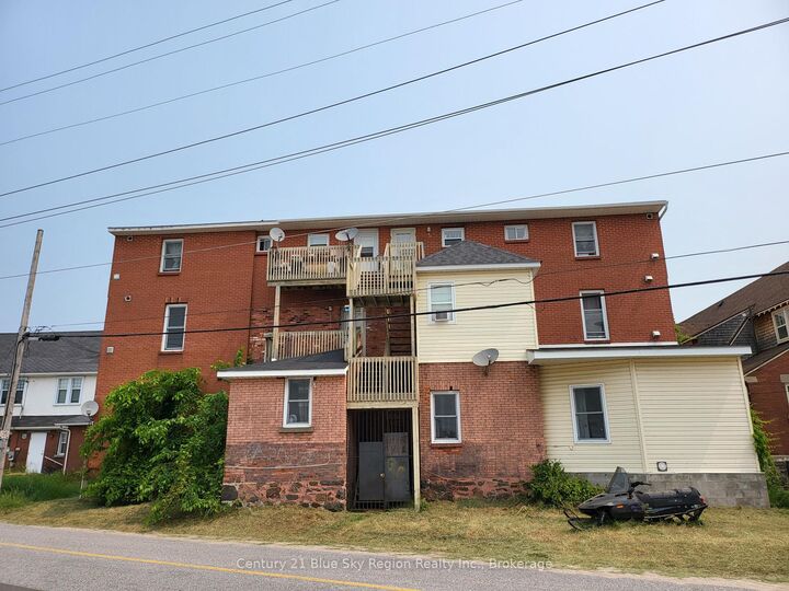 Property Photo:  555 Main Street W  ON P1B 2V3