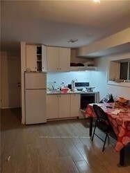 Photo de la propriété:  140 Gowan Avenue Lower 2  ON M4J 2K6 