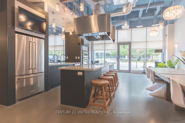 Property Photo:  100 Bond Street E 405  ON L1G 0B7