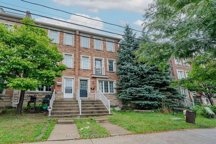 Photo de la propriété:  119 Torbarrie Road  ON M3L 1G8 