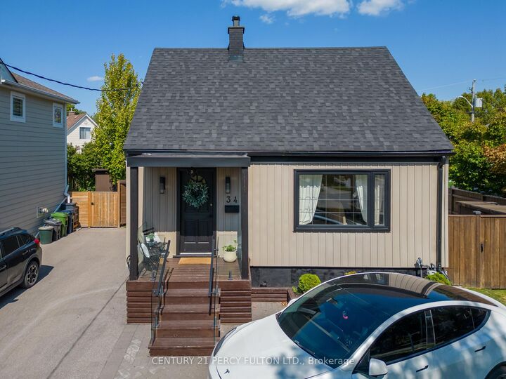 Photo de la propriété: 34 Topham Road ON M4B 3K2