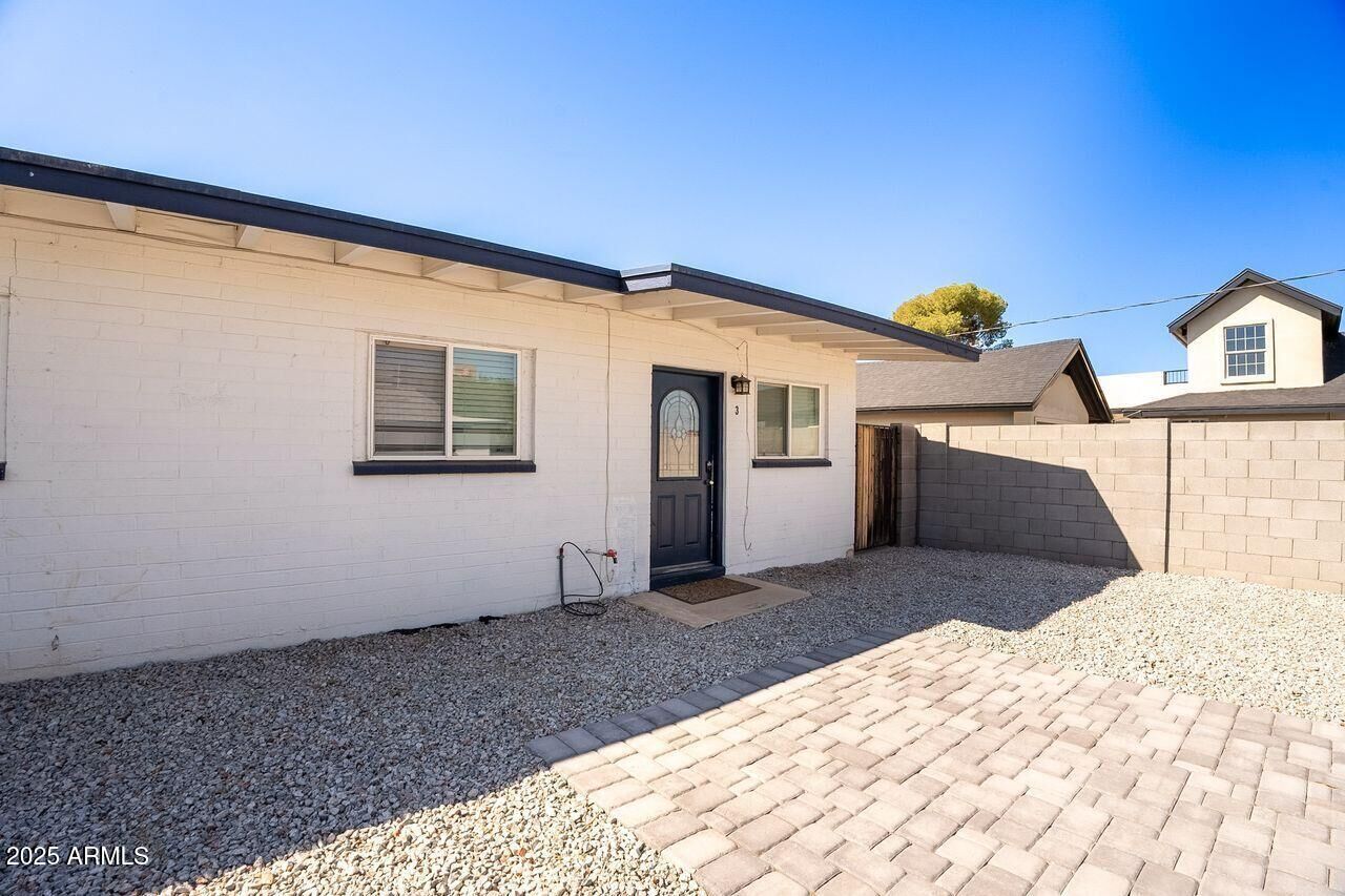 Property Photo:  1923 E Yale Street  AZ 85006 