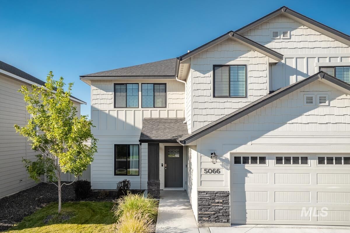 Property Photo:  5066 W Lesina Street  ID 83646 