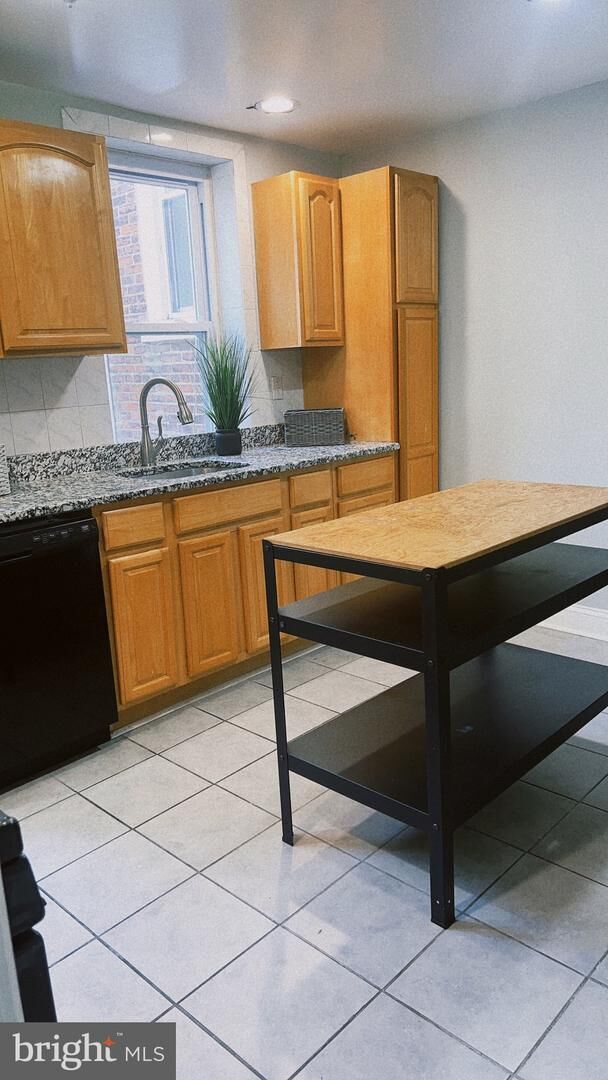 Property Photo:  429 N 40th Street  PA 19104 