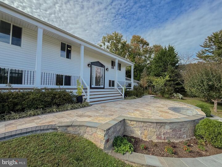 Property Photo: 824 Constellation Drive VA 22066