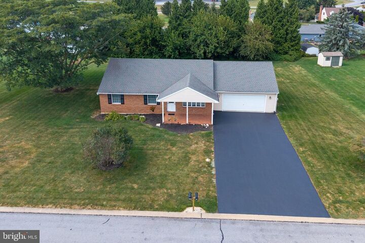 Property Photo: 5243 Meadow Lane PA 17527