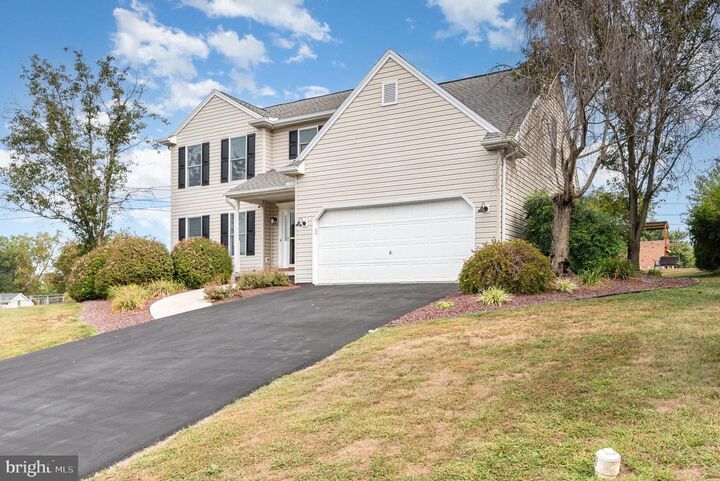 Property Photo:  27 N Seasons Drive  PA 17019 