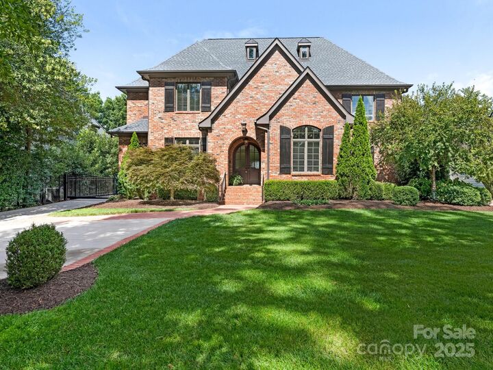 2101 Radcliffe Avenue  Charlotte NC 28207 photo