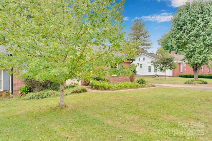 Property Photo:  515 Broad Street  NC 28152 