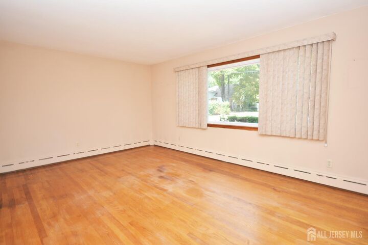 Property Photo:  9 Emma Place  NJ 08846 