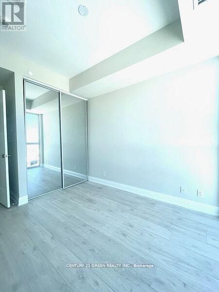 Property Photo:  15 Lynch Street 1804  ON L6W 2Z8 