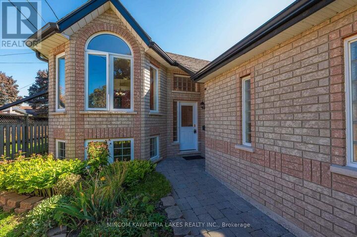 Property Photo: 850 Hemlock Street ON K9H 7P2