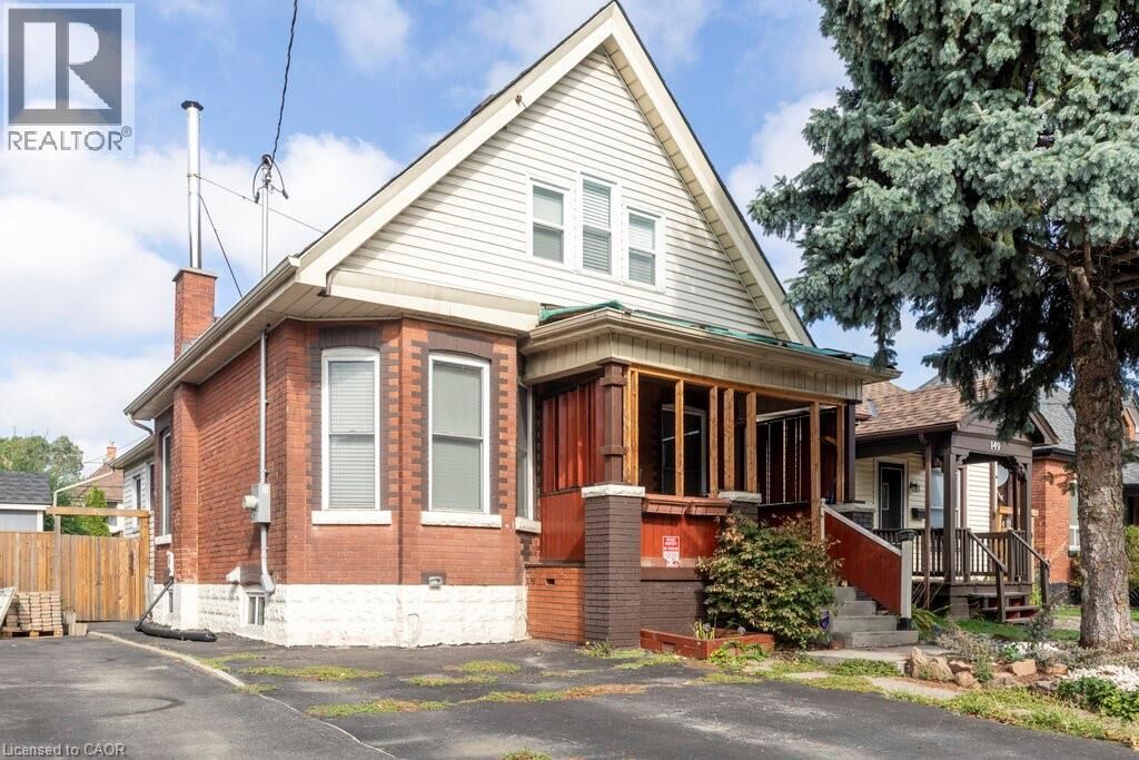 Property Photo:  147 Kensington Avenue North  ON L8L 7N4 