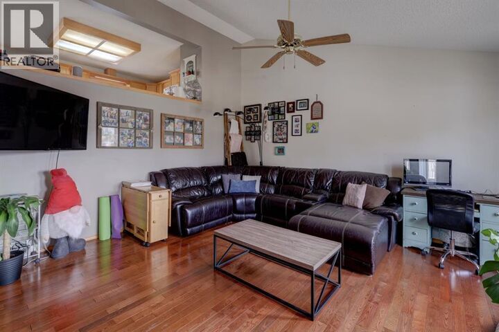 Property Photo: 210 14 Street Northwest AB T0J 0Y1